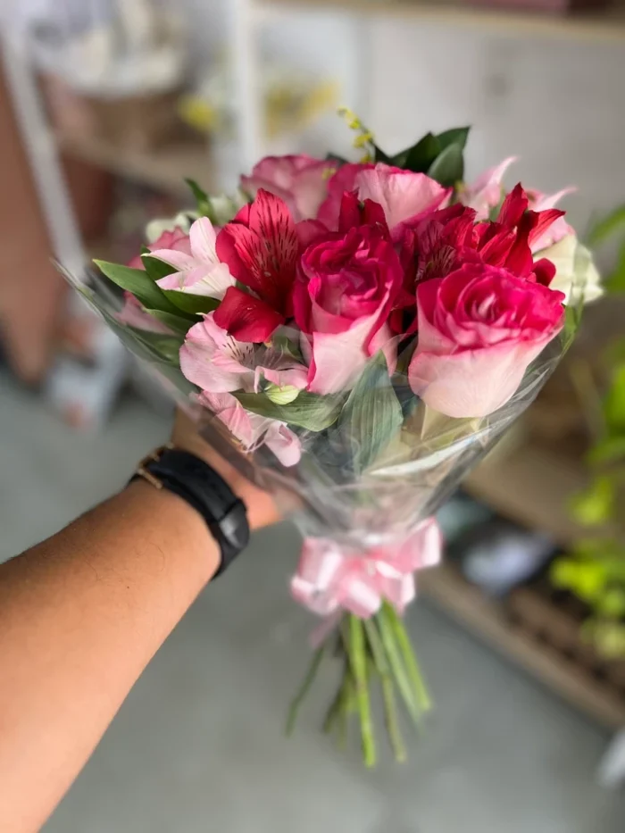Buquê Mix Tons Rosado Simples - Imagem 1