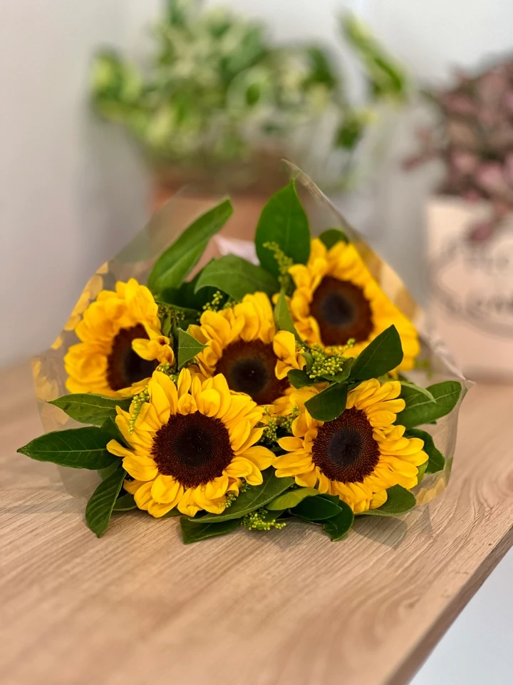 Buquê minimalista Girassol Verano Flores