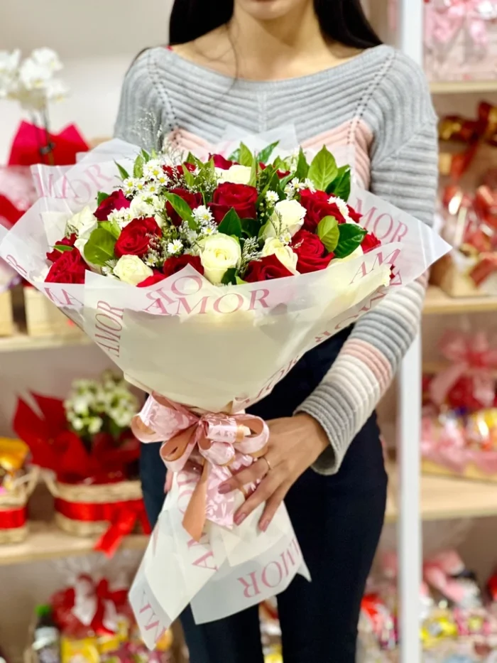 Buquê de Rosas PREMIUM c/ 50 Rosas - Imagem 1